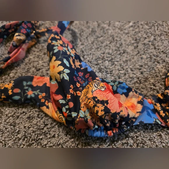 Skatie Lola Bali Bikini Top - Picture 2 of 7